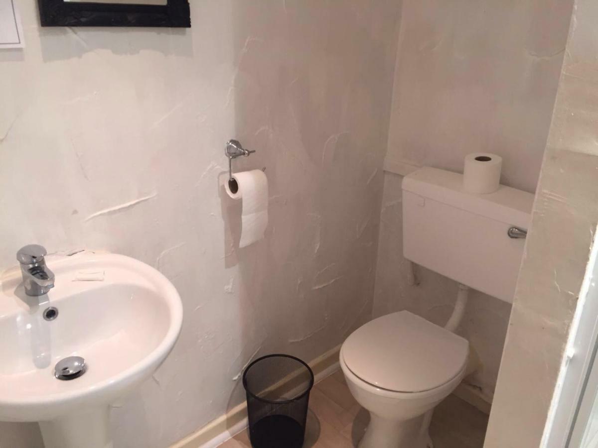 Family Room with Private Bathroom,854920136:JPEG